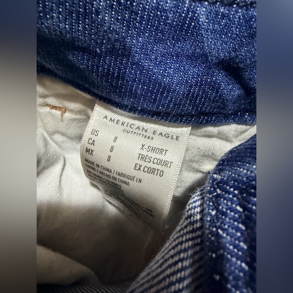American Eagle Ripped Curvy Mom Jeans - Picture 6 of 8